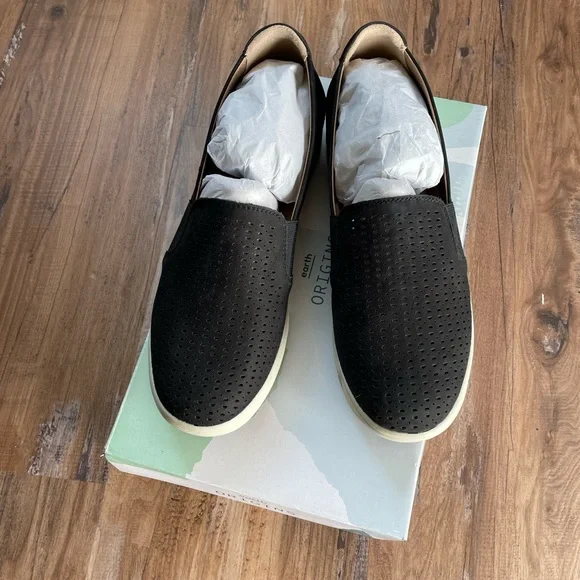 Elin Slip-On Shows - Picture 4 of 6